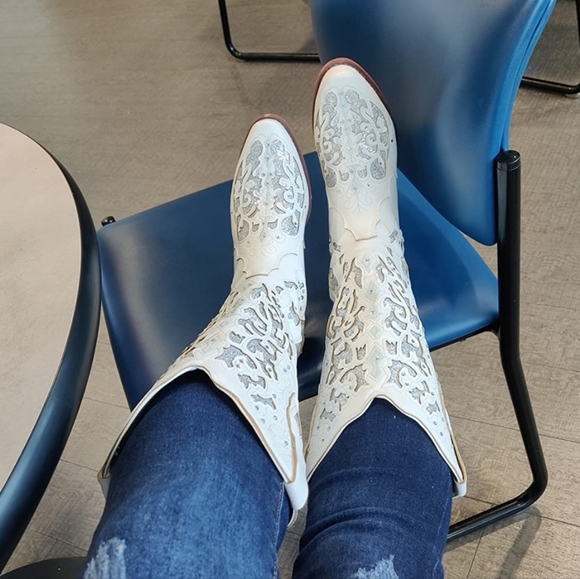 White/Ivory, Vintage Style cowboy boots-help Me Clear Out These Last Few Pair!!! - Picture 3 of 4